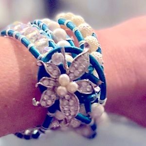 Triple wrap bracelet turquoise leather with pearls